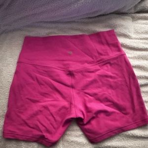 Like New Lululemon Align high rise shorts 6 inch - size 12 in Sonic Pink
